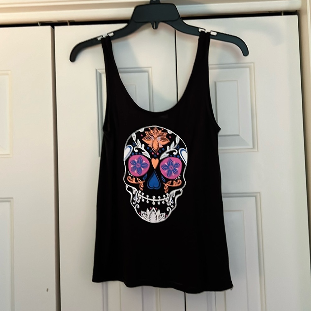 Women’s/Juniors Divided by H&M black with design on front tank top
